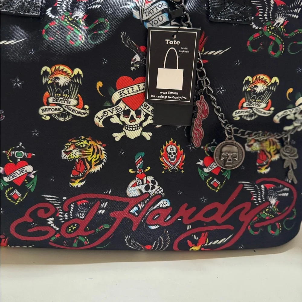 NWT Ed Hardy Eve Print Graphic Tote w/Chain (16”x10”bag size) w/zip - Picture 3 of 10